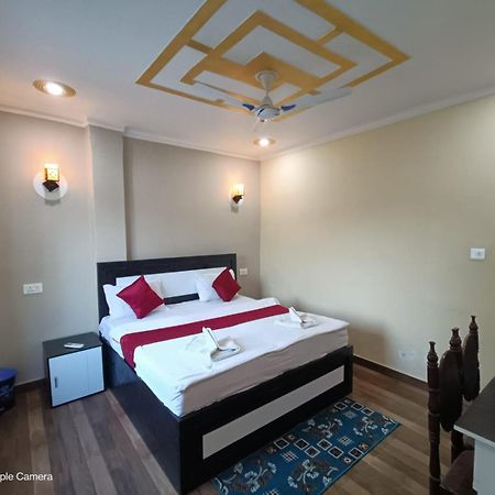 ורנאסי Mohit Paying Guest House מראה חיצוני תמונה