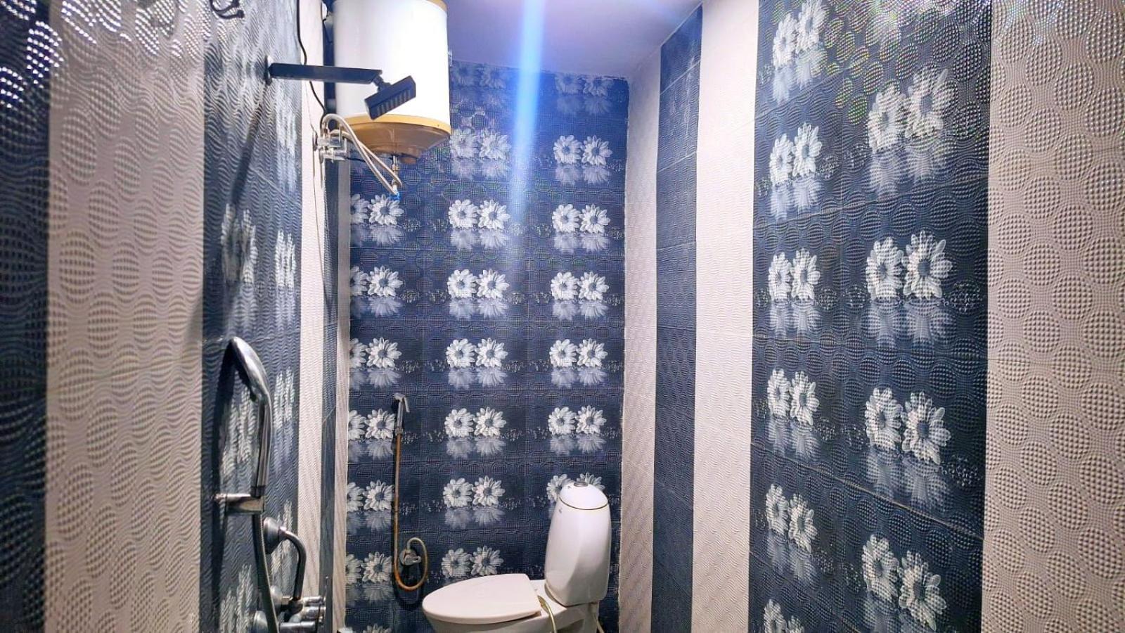 ורנאסי Mohit Paying Guest House מראה חיצוני תמונה