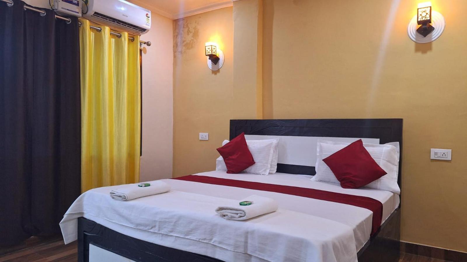 ורנאסי Mohit Paying Guest House מראה חיצוני תמונה