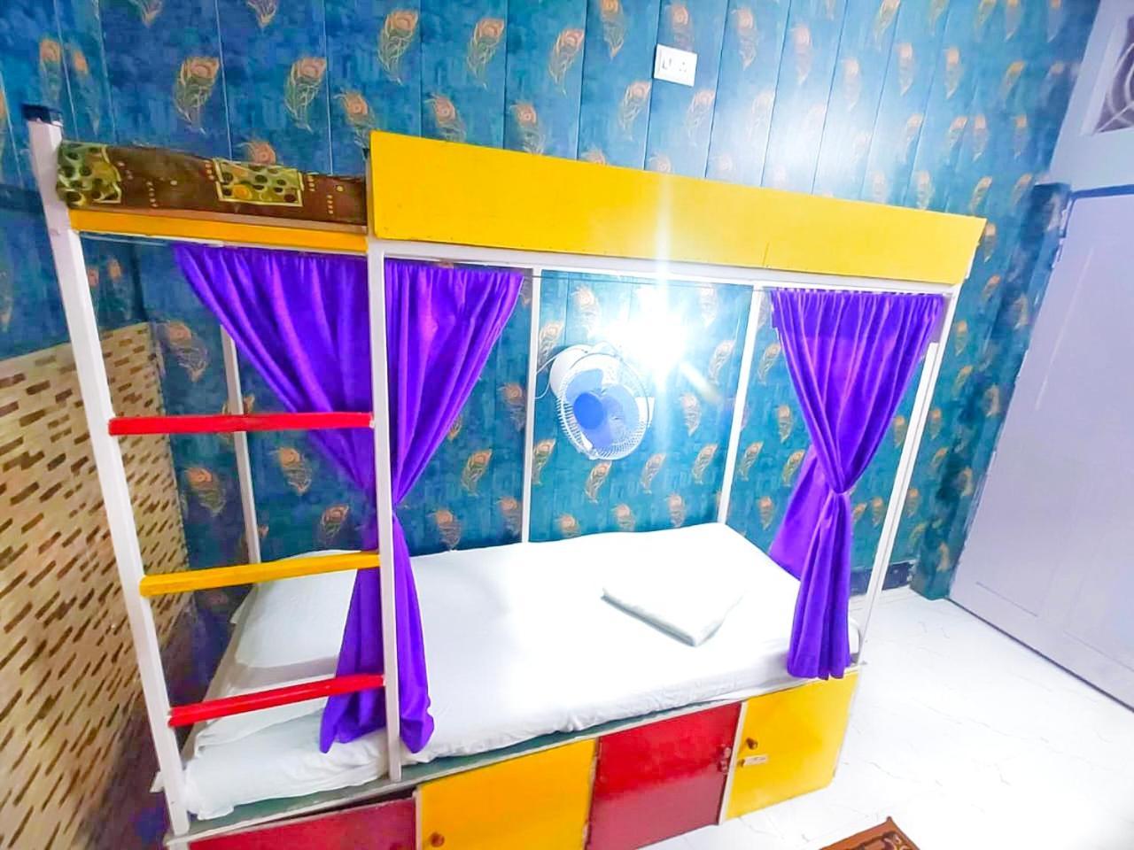ורנאסי Mohit Paying Guest House מראה חיצוני תמונה