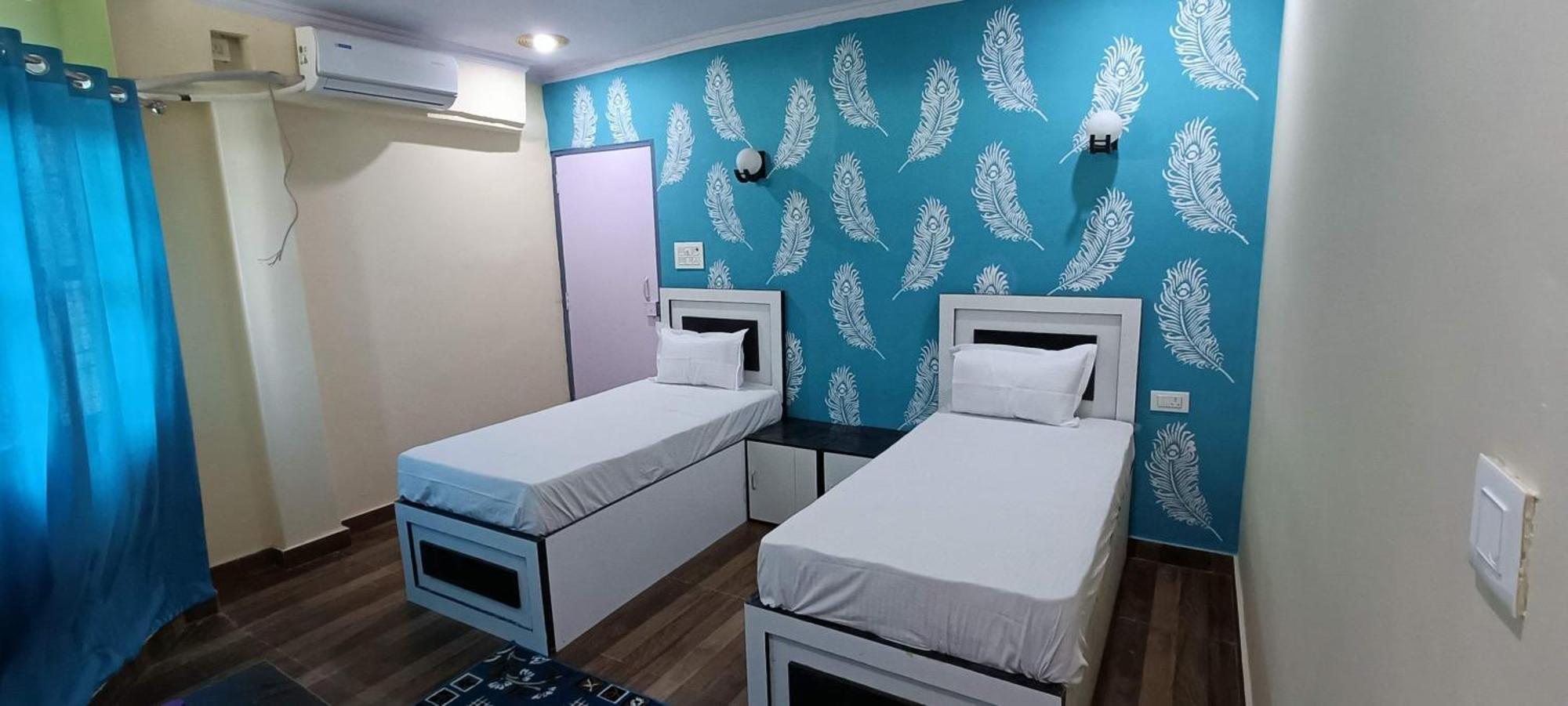 ורנאסי Mohit Paying Guest House מראה חיצוני תמונה