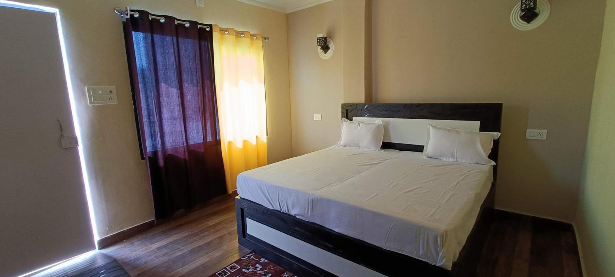 ורנאסי Mohit Paying Guest House מראה חיצוני תמונה